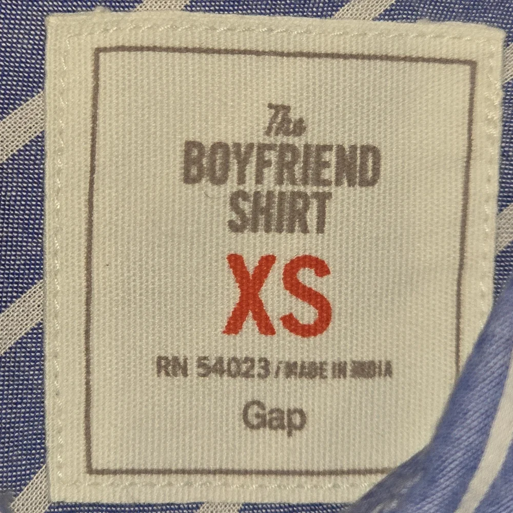 GAP Blue and White Boyfriend Shirt - Picture 2 of 5